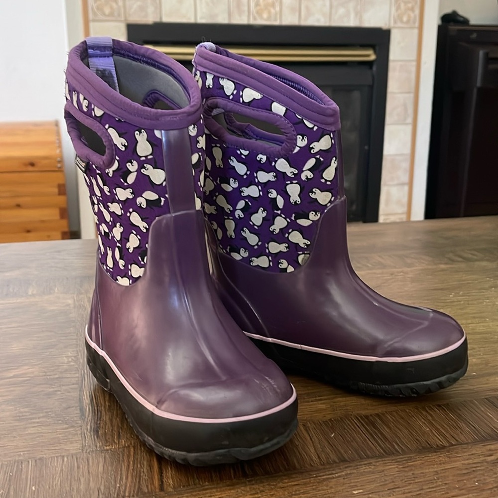 Kids’ Bogs Classic Penguin Purple Winter Boots size 11 (kids)
